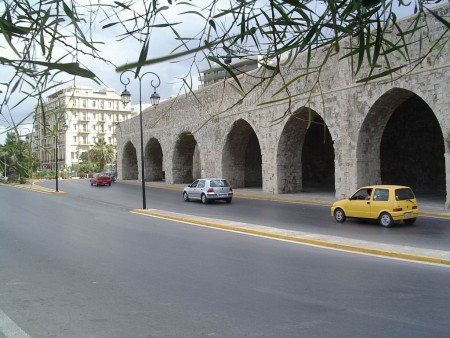 Μέρος των ενετικών νεωρίων Ηρακλείου CC BY-SA 3.0 File:Gran muralla a Herakleion2.jpg Ανέβηκε από τον Jolle~commonswiki Δημιουργήθηκε: 5 Αυγούστου 2004
